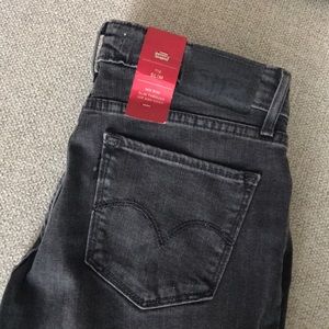 NWT Levi’s